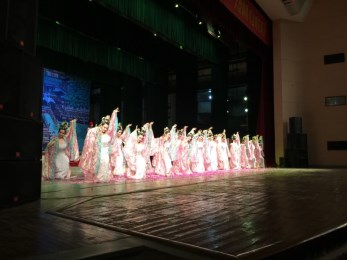 繽紛花雨撒南寧——中國(guó)經(jīng)典舞劇《絲路花雨》南寧盛大上演