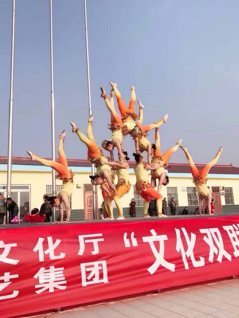 數(shù)九天正寒  文化情送暖——記省文化廳、省演藝集團(tuán)、省雜技團(tuán)“文化雙聯(lián)，歡樂(lè)萬(wàn)家”暖冬行動(dòng)