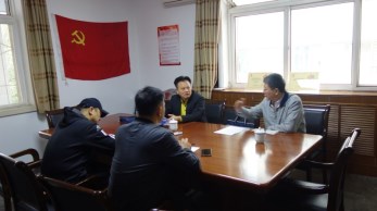 甘肅演藝集團黨委委員、副總經(jīng)理龍富國到甘肅省話劇院調(diào)研、指導(dǎo)工作