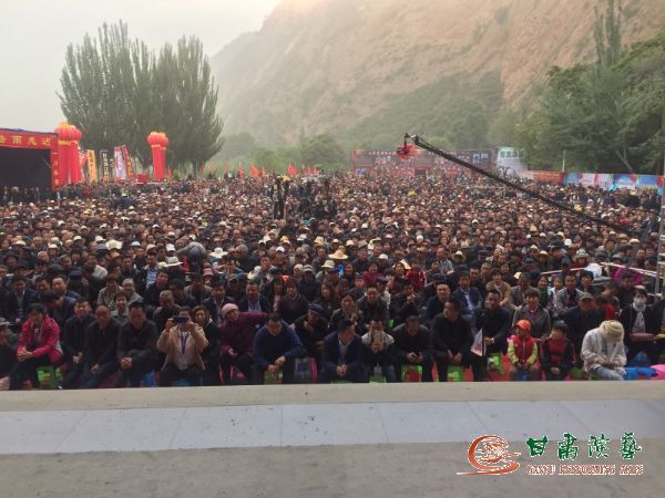 送戲下鄉(xiāng)入基層  助推文旅惠百姓——甘肅秦腔藝術(shù)劇院赴甘谷縣大象山開(kāi)展演出活動(dòng)