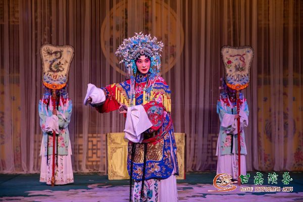 甘肅演藝集團敦煌藝術(shù)團經(jīng)典折子戲《小商河》《貴妃醉酒》在東風劇院精彩上演