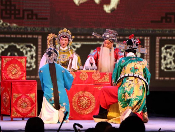 “黃河之濱藝術(shù)節(jié)”8月3日秦腔專場(chǎng)《大登殿》精彩開(kāi)鑼
