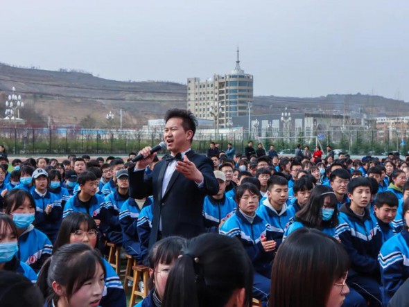 甘肅演藝集團(tuán)歌舞劇院“慶百年華誕，譜隴原新篇”2021年“我們的中國夢”——文化進(jìn)萬家暨“隴原紅色文藝輕騎兵”惠民演出在路上