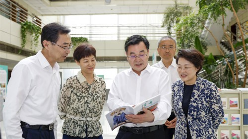 胡昌升在文化單位調(diào)研時強調(diào)：堅定文化自信自強擔負起新的文化使命 為建設(shè)中華民族現(xiàn)代文明作出甘肅貢獻